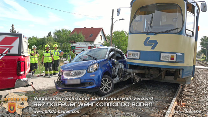 20220829 Unfall bei WLB-Bahnübergang in Pfaffstätten Foto: Stefan Schneider BFKDO BADEN 20220829 Unfall bei WLB-Bahnübergang in Pfaffstätten Foto: Stefan Schneider BFKDO BADEN