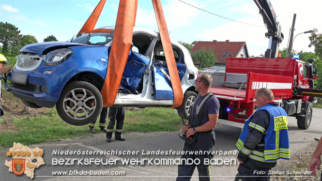 20220829 Unfall bei WLB-Bahnübergang in Pfaffstätten  Foto: Stefan Schneider BFKDO BADEN