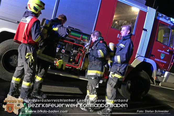 20220906 Nchtlicher Lkw Brand auf der A21 bei Alland  Foto: Stefan Schneider BFKDO BADEN