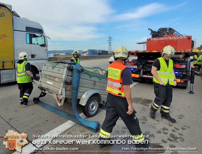 20221010 Fahrzeugbrand auf der A2 Sdautobahn Richtung Wien  Foto: Freiwillige Feuerwehr Traiskirchen-Stadt