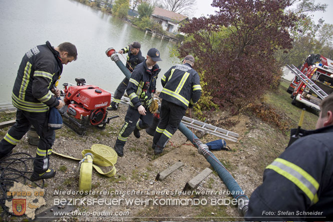 20221015 Fischbestand in Gefahr - Feuerwehr pumpt über 3 Millionen Liter Wasser  Foto: Stefan Schneider BFKDO BADEN