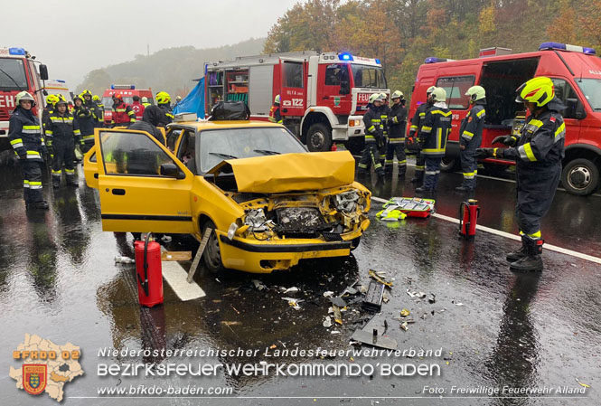20221015 Verkehrsunfall auf der A21 Richtung Wien   Foto: Freiwillige Feuerwehr Alland