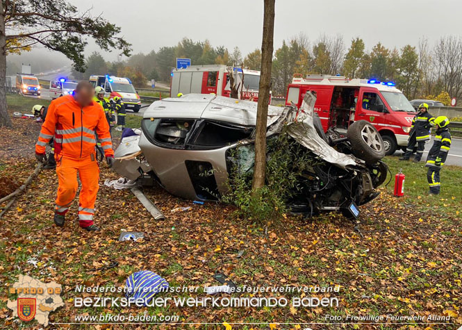 20221101 Unfall zu Allerheiligen auf der A21 zwischen Heiligenkreuz und Mayerling  Foto: Freiwillige Feuerwehr Alland