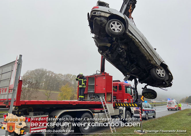 20221101 Unfall zu Allerheiligen auf der A21 zwischen Heiligenkreuz und Mayerling  Foto: Freiwillige Feuerwehr Alland