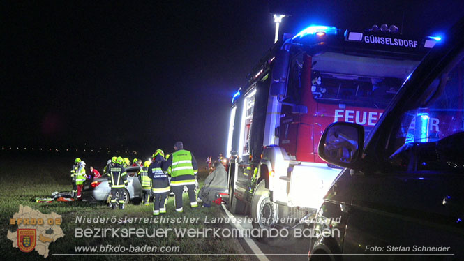 20221115 Verkehrsunfall mit Menschenrettung auf der L154 Günseldorf - Teesdorf Foto: Stefan Schneider BFKDO BADEN 20221115 Verkehrsunfall mit Menschenrettung auf der L154 Günseldorf - Teesdorf Foto: Stefan Schneider BFKDO BADEN