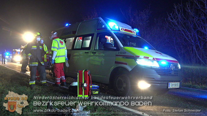 20221115 Verkehrsunfall mit Menschenrettung auf der L154 Günseldorf - Teesdorf Foto: Stefan Schneider BFKDO BADEN 20221115 Verkehrsunfall mit Menschenrettung auf der L154 Günseldorf - Teesdorf Foto: Stefan Schneider BFKDO BADEN