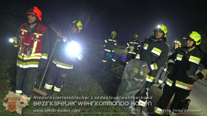 20221115 Verkehrsunfall mit Menschenrettung auf der L154 Gnseldorf - Teesdorf  Foto: Stefan Schneider BFKDO BADEN