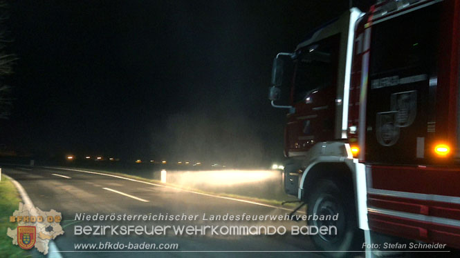 20221115 Verkehrsunfall mit Menschenrettung auf der L154 Günseldorf - Teesdorf Foto: Stefan Schneider BFKDO BADEN 20221115 Verkehrsunfall mit Menschenrettung auf der L154 Günseldorf - Teesdorf Foto: Stefan Schneider BFKDO BADEN