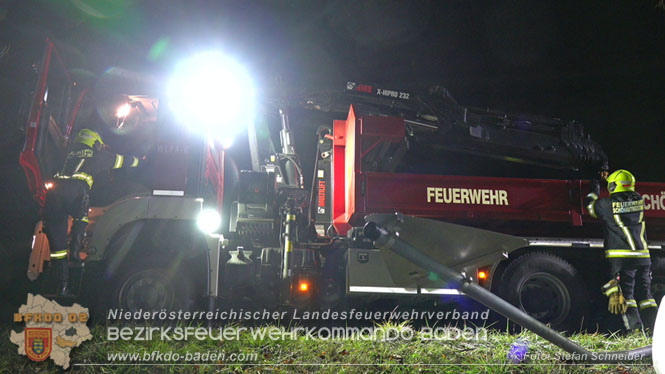 20221115 Verkehrsunfall mit Menschenrettung auf der L154 Gnseldorf - Teesdorf  Foto: Stefan Schneider BFKDO BADEN