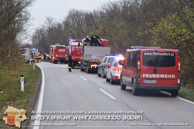 20221116 Menschenrettung nach Verkehrsunfall auf der L158   Foto: Thomas Lenger Monatsrevue.at