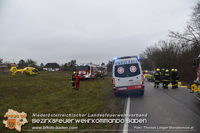 20221116 Menschenrettung nach Verkehrsunfall auf der L158   Foto: Thomas Lenger Monatsrevue.at