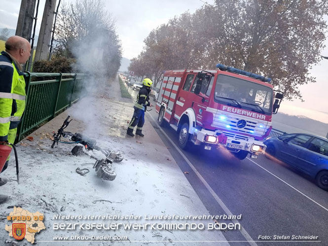 20221117 E-Scooter fngt whrend der Fahrt Feuer  Foto: Stefan Schneider