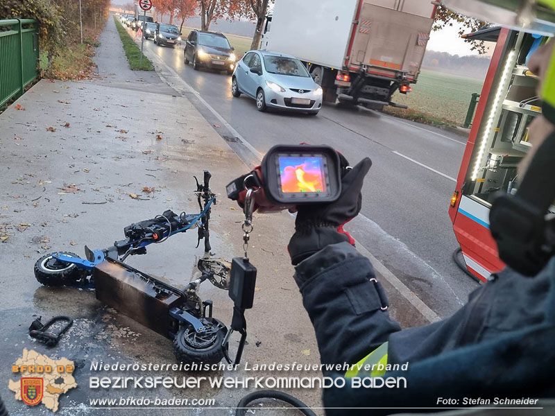 20221117 E-Scooter fängt während der Fahrt Feuer  Foto: Stefan Schneider