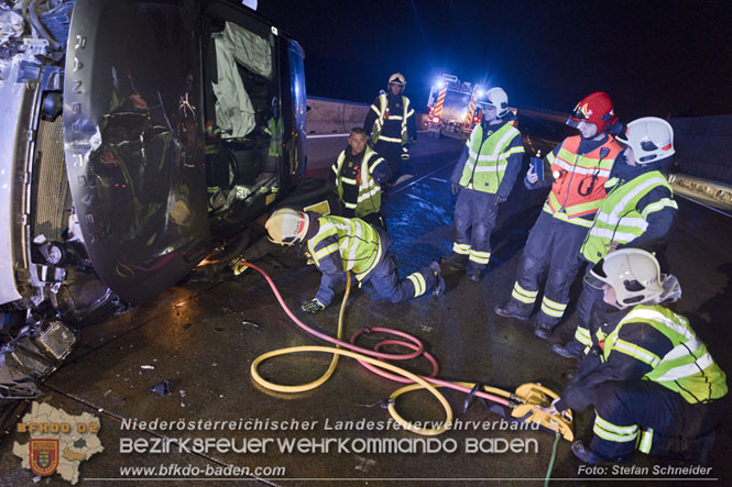 20221120 Verkehrsunfall auf der A2 bei Baden RFB Süd  Foto: Stefan Schneider BFKDO BADEN