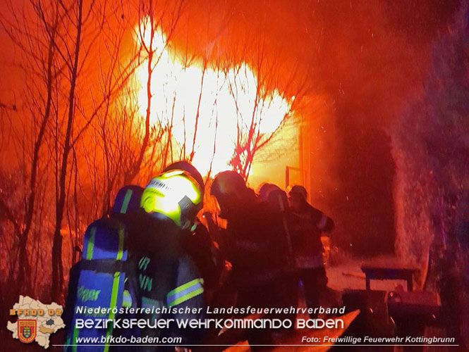 20221121 Brand im Einfamilienhaus in Kottingbrunn  Foto: Marcus Schwarz Freiwillige Feuerwehr Kottingbrunn 