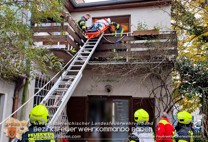 20221126 Menschenrettung über Schiebeleiter  Foto: Freiwillige Feuerwehr Oberwaltersdorf