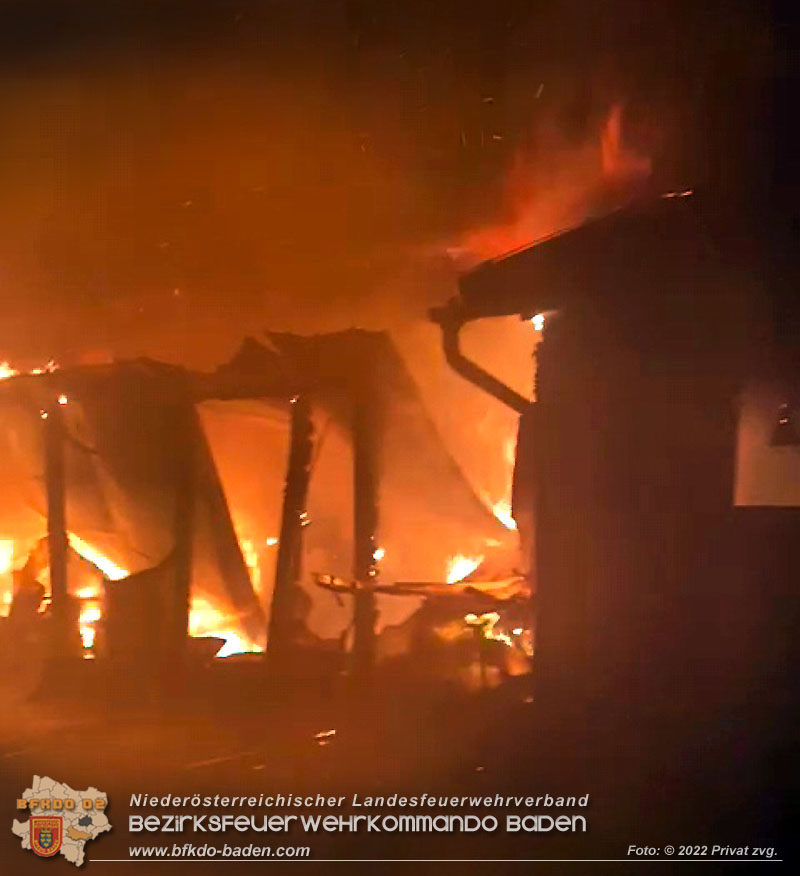 20221208 Wohnhausbrand in Hirtenberg  Foto: BFKDO BADEN / Privat zVg