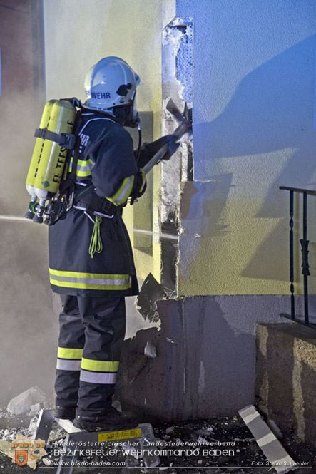 20230107 Brand einer Stromleitung unter Wärmeverbundfassade in Teesdorf Foto: Stefan Schneider BFKDO BADEN 20230107 Brand einer Stromleitung unter Wärmeverbundfassade in Teesdorf Foto: Stefan Schneider BFKDO BADEN