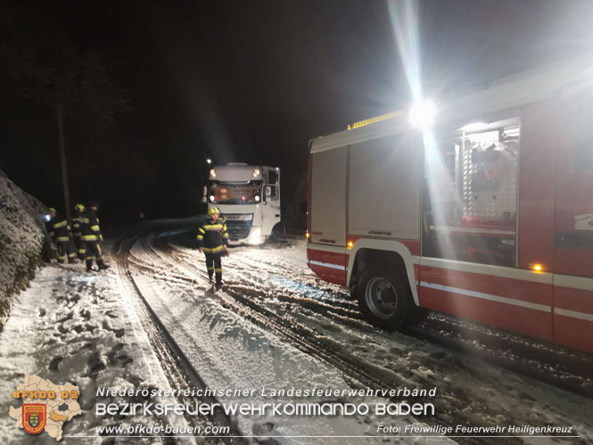 20230202 Nchtlicher Schneefall sorgte fr Feuerwehreinstze im Groraum Heiligenkreuz - Alland - Klausen-Leopoldsdorf  Foto: Freiwillige Feuerwehr Heiligenkreuz