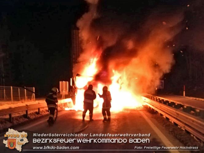 20230208 Lkw Sattelzug in Vollbrand bei Hochstra&szlig;   Foto: Freiwillige Feuerwehr Hochstra&szlig;