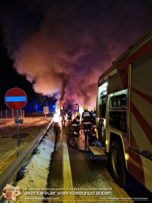 20230208 Lkw Sattelzug in Vollbrand bei Hochstra&szlig;   Foto: Freiwillige Feuerwehr Hochstra&szlig;