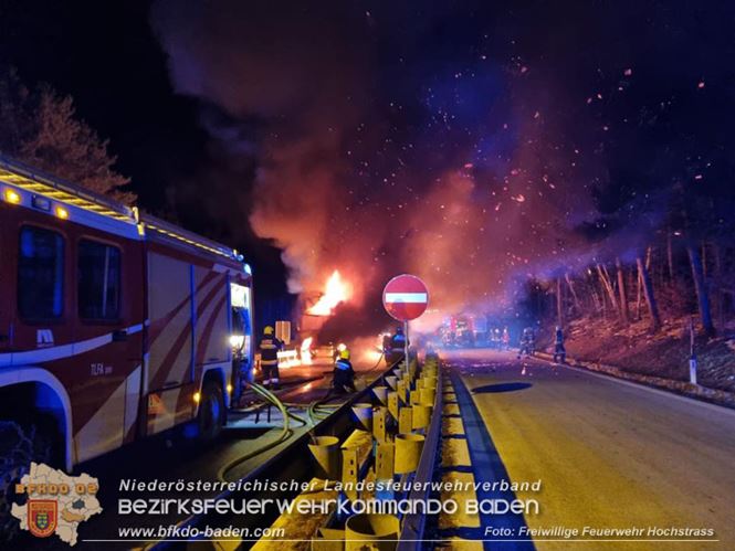 20230208 Lkw Sattelzug in Vollbrand bei Hochstraß   Foto: Freiwillige Feuerwehr Hochstraß