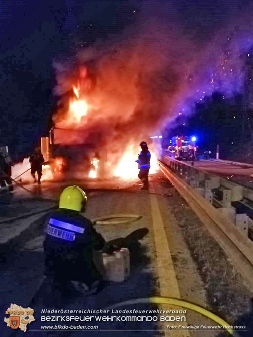 20230208 Lkw Sattelzug in Vollbrand bei Hochstra&szlig;   Foto: Freiwillige Feuerwehr Hochstra&szlig;