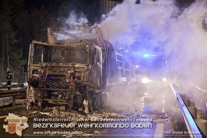 20230208 Lkw Sattelzug in Vollbrand bei Hochstra&szlig;   Foto: Stefan Schneider BFKDO BADEN