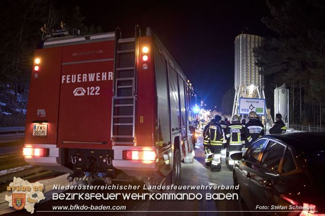 20230208 Lkw Sattelzug in Vollbrand bei Hochstra&szlig;   Foto: Stefan Schneider BFKDO BADEN