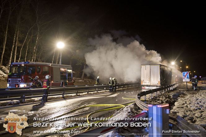 20230208 Lkw Sattelzug in Vollbrand bei Hochstraß   Foto: Stefan Schneider BFKDO BADEN