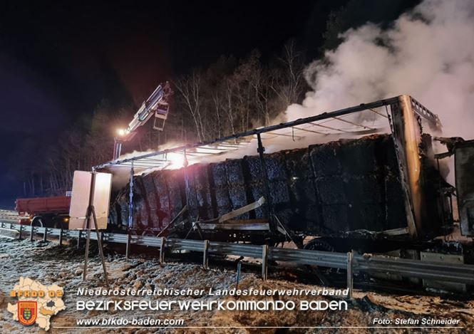 20230208 Lkw Sattelzug in Vollbrand bei Hochstra&szlig;   Foto: Stefan Schneider BFKDO BADEN