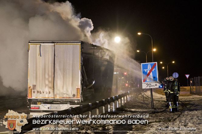 20230208 Lkw Sattelzug in Vollbrand bei Hochstra&szlig;   Foto: Stefan Schneider BFKDO BADEN