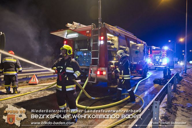 20230208 Lkw Sattelzug in Vollbrand bei Hochstra&szlig;   Foto: Stefan Schneider BFKDO BADEN
