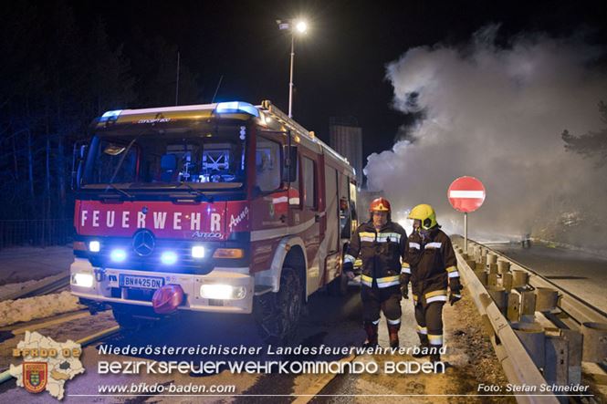 20230208 Lkw Sattelzug in Vollbrand bei Hochstra&szlig;   Foto: Stefan Schneider BFKDO BADEN