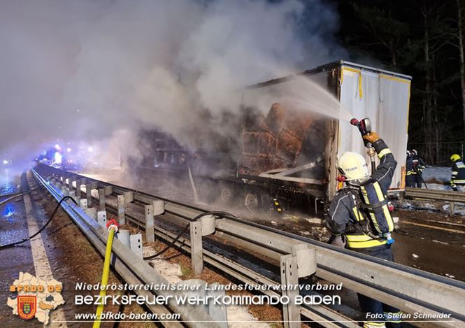 20230208 Lkw Sattelzug in Vollbrand bei Hochstra&szlig;   Foto: Stefan Schneider BFKDO BADEN