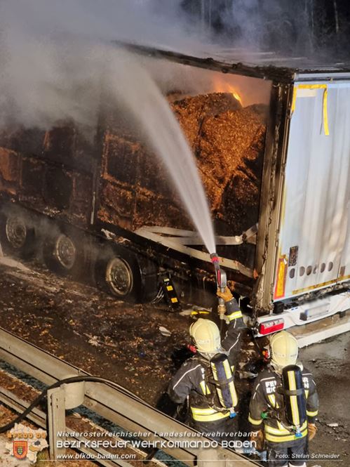20230208 Lkw Sattelzug in Vollbrand bei Hochstra&szlig;   Foto: Stefan Schneider BFKDO BADEN