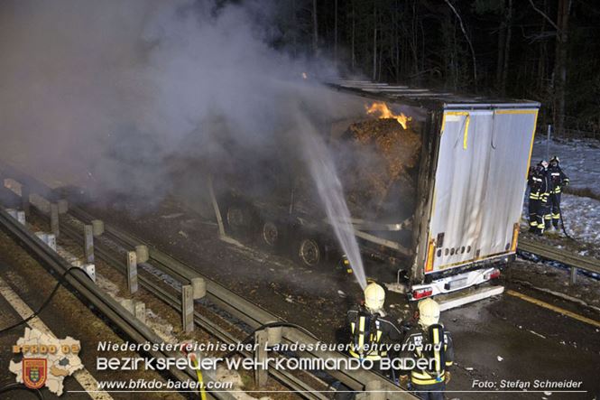 20230208 Lkw Sattelzug in Vollbrand bei Hochstra&szlig;   Foto: Stefan Schneider BFKDO BADEN