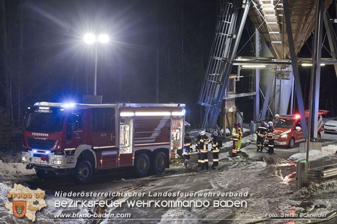 20230208 Lkw Sattelzug in Vollbrand bei Hochstra&szlig;   Foto: Stefan Schneider BFKDO BADEN