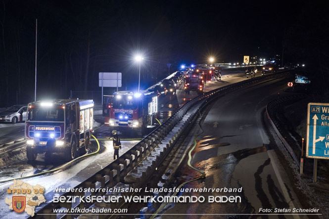 20230208 Lkw Sattelzug in Vollbrand bei Hochstra&szlig;   Foto: Stefan Schneider BFKDO BADEN