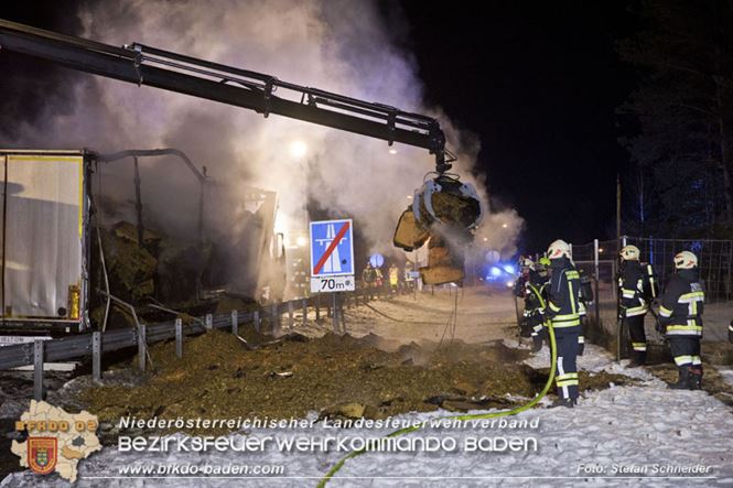 20230208 Lkw Sattelzug in Vollbrand bei Hochstra&szlig;   Foto: Stefan Schneider BFKDO BADEN