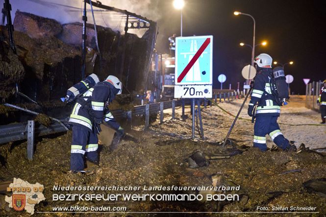 20230208 Lkw Sattelzug in Vollbrand bei Hochstra&szlig;   Foto: Stefan Schneider BFKDO BADEN