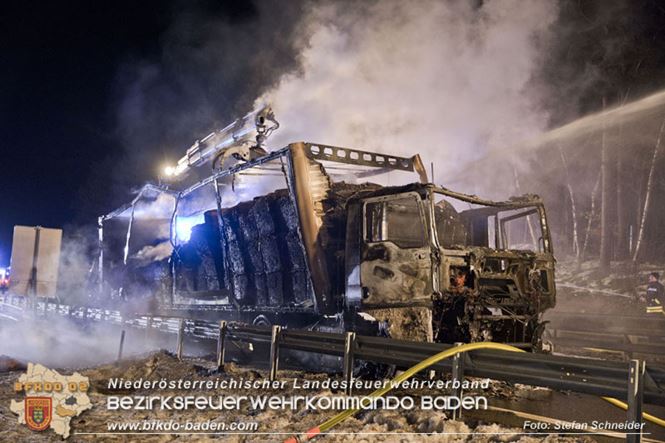 20230208 Lkw Sattelzug in Vollbrand bei Hochstra&szlig;   Foto: Stefan Schneider BFKDO BADEN