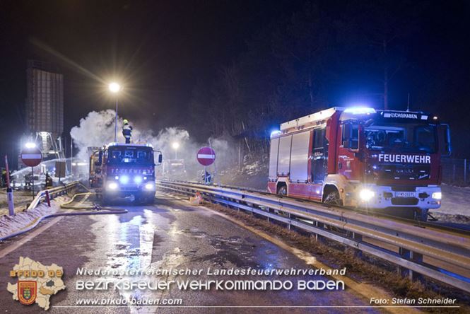 20230208 Lkw Sattelzug in Vollbrand bei Hochstra&szlig;   Foto: Stefan Schneider BFKDO BADEN