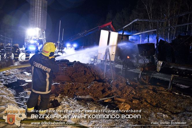 20230208 Lkw Sattelzug in Vollbrand bei Hochstra&szlig;   Foto: Stefan Schneider BFKDO BADEN