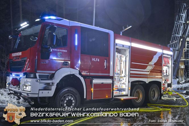 20230208 Lkw Sattelzug in Vollbrand bei Hochstra&szlig;   Foto: Stefan Schneider BFKDO BADEN