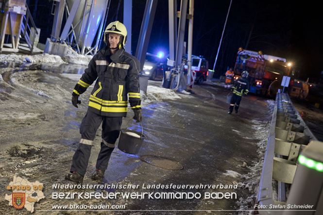 20230208 Lkw Sattelzug in Vollbrand bei Hochstra&szlig;   Foto: Stefan Schneider BFKDO BADEN