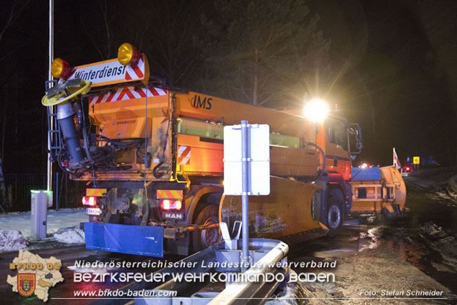 20230208 Lkw Sattelzug in Vollbrand bei Hochstra&szlig;   Foto: Stefan Schneider BFKDO BADEN