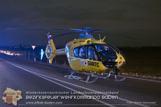 20230214 Kleinwagen prallt auf B17 gegen Lärmschutzwand  Foto: Stefan Schneider BFKDO BADEN