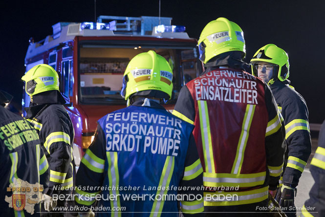 20230214 Kleinwagen prallt auf B17 gegen Lärmschutzwand  Foto: Stefan Schneider BFKDO BADEN