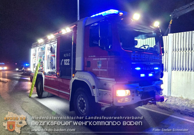 20230214 Kleinwagen prallt auf B17 gegen Lärmschutzwand Foto: Stefan Schneider BFKDO BADEN 20230214 Kleinwagen prallt auf B17 gegen Lärmschutzwand Foto: Stefan Schneider BFKDO BADEN